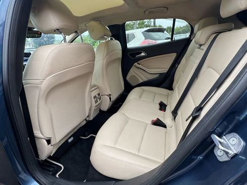 Used 2019 Mercedes-Benz GLA 250 4MATIC w/ Premium Package image 12