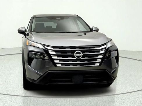 Used 2025 Nissan Rogue SV FWD image 2