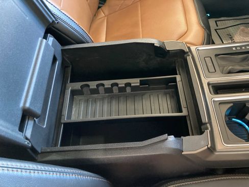 Used 2017 Ford F150 Limited w/ Trailer Tow Package image 8