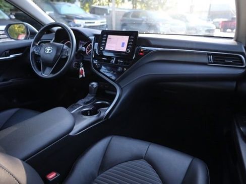 Used 2024 Toyota Camry SE image 34