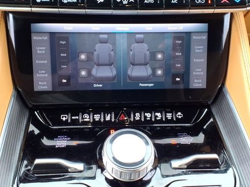 Used 2023 Jeep Grand Wagoneer Series III w/ Rear Seat Video Group 1 AWD/4WD image 8
