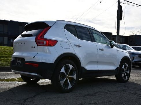 Certified 2025 Volvo XC40 B5 Plus image 7