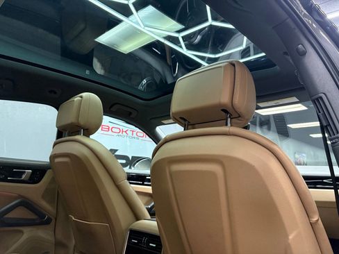 Used 2021 Porsche Cayenne E-Hybrid Coupe image 63