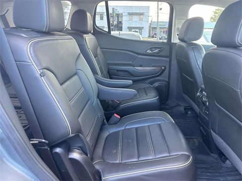 Used 2021 GMC Acadia Denali w/ Denali Technology Package image 12