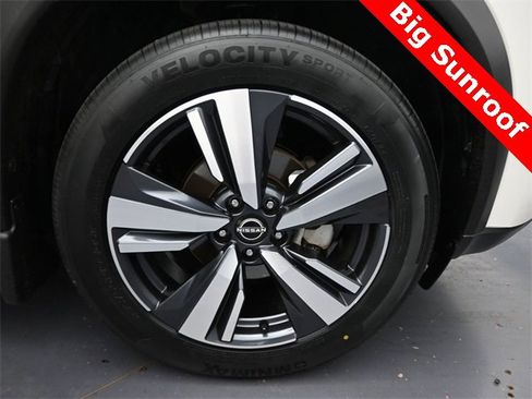 Used 2023 Nissan Rogue SL w/ SL Premium Package image 31