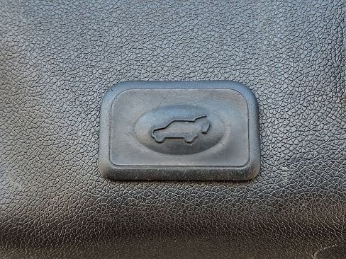 Used 2016 GMC Acadia SLT w/ Open Road Package image 32