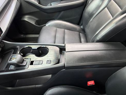 Used 2021 Nissan Rogue SV w/ Premium Package FWD image 15