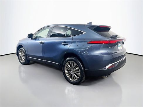 Used 2023 Toyota Venza Limited image 7