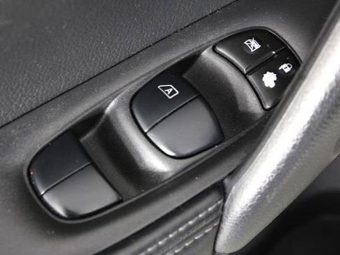 Certified 2021 Nissan Rogue Sport S image 22