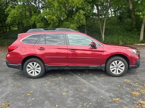 Used 2018 Subaru Outback 2.5i Premium AWD/4WD image 2