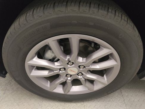 Used 2024 GMC Terrain SLT AWD/4WD image 31