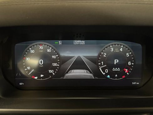 Used 2022 Land Rover Defender 110 SE image 12