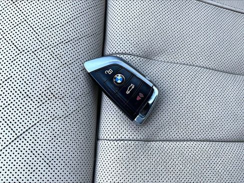 Used 2018 BMW X5 xDrive40e image 15