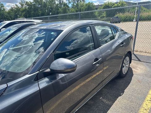 Used 2025 Nissan Sentra S FWD image 18