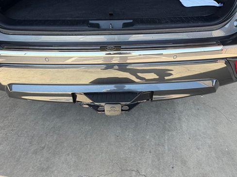 Used 2021 Toyota Highlander Limited FWD image 29