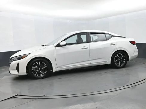 Used 2025 Nissan Sentra SV FWD image 5