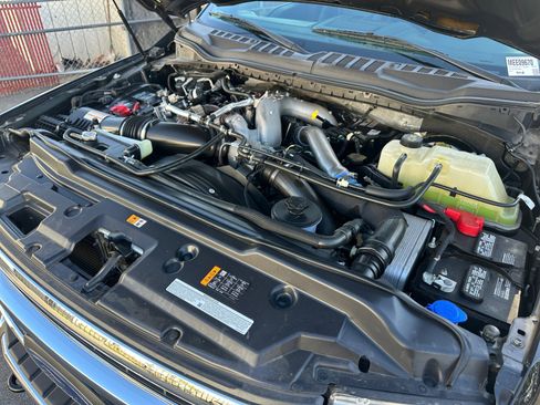 Used 2021 Ford F250 Lariat w/ Lariat Value Package image 29