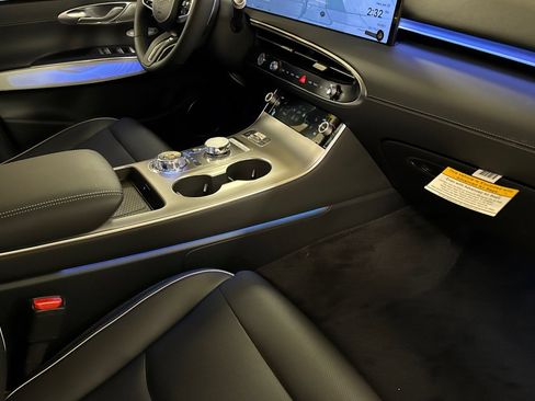 New 2026 Genesis GV70 2.5T Advanced AWD/4WD image 16