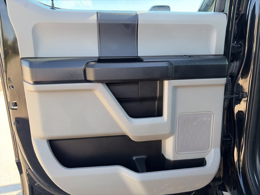 Used 2017 Ford F250 XL w/ Power Equipment Group AWD/4WD image 24
