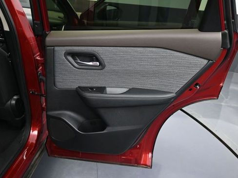 Used 2023 Nissan Rogue SV FWD image 30