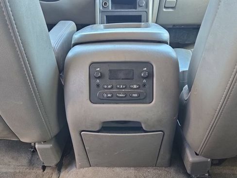 Used 2006 GMC Yukon XL SLT w/ SLT Preferred Equipment Group AWD/4WD image 19