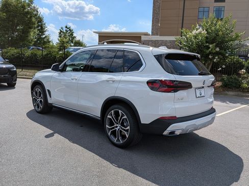 New 2026 BMW X5 xDrive40i w/ Premium Package AWD/4WD image 5
