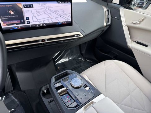 Used 2025 BMW iX xDrive50 image 23