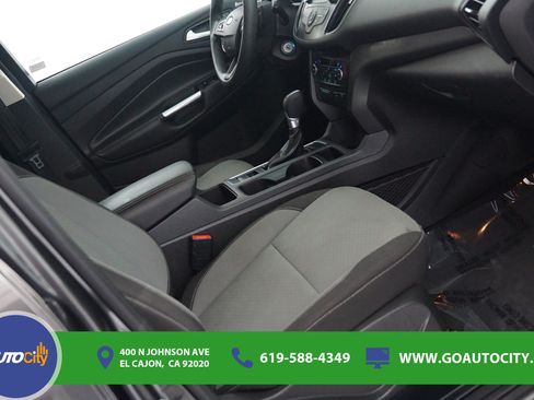 Used 2017 Ford Escape SE FWD image 8