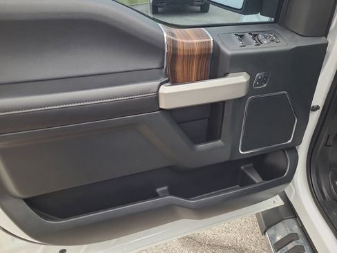 Used 2016 Ford F150 Lariat w/ Equipment Group 502A Luxury image 12