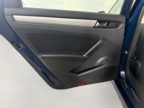 Used 2020 Volkswagen Passat 2.0T SE w/ Sunroof Package image 26