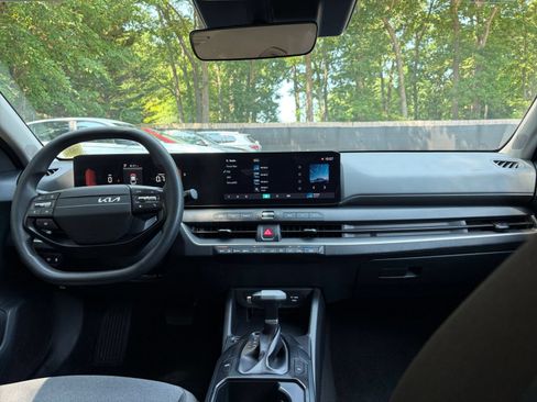 Used 2025 Kia K4 FWD image 32
