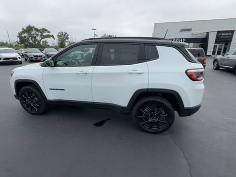 Used 2023 Jeep Compass Latitude w/ Convenience Group AWD/4WD image 6