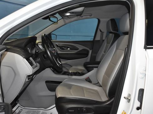 Used 2024 GMC Terrain SLT image 9