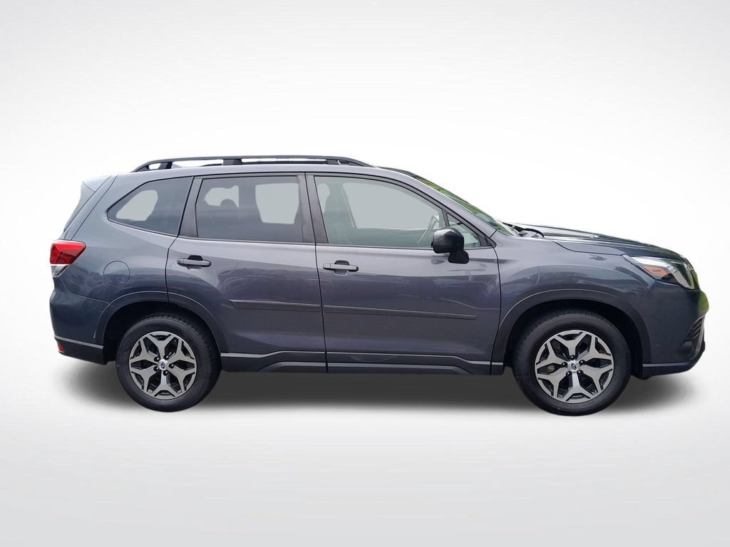 Used 2022 Subaru Forester Premium w/ Popular Package #1 AWD/4WD image 9