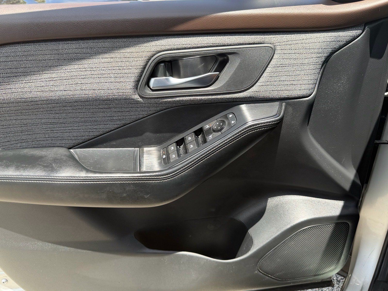 Certified 2023 Nissan Rogue SV FWD image 32