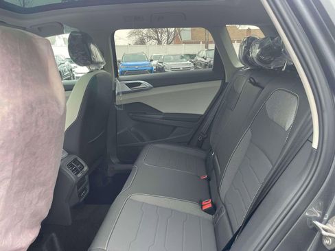 New 2026 Volkswagen Taos SE AWD/4WD image 12