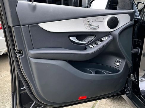 Used 2022 Mercedes-Benz GLC 300 image 21