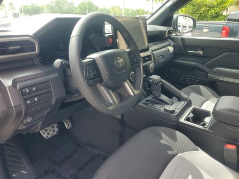 Used 2025 Toyota Tacoma TRD Sport RWD image 19