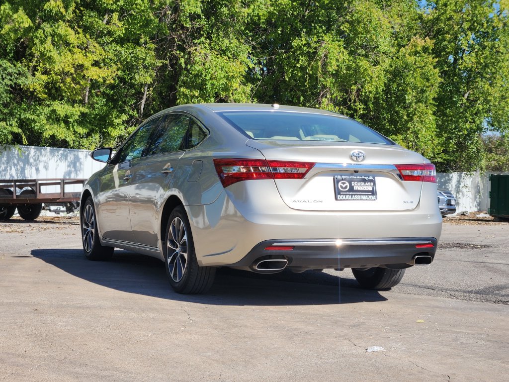 Used 2016 Toyota Avalon XLE Premium FWD image 5