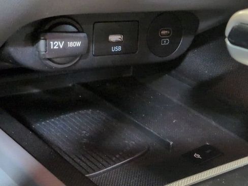 Used 2025 Hyundai Elantra Sport FWD image 19