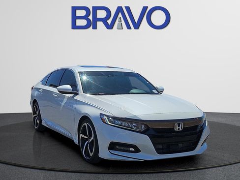 Used 2018 Honda Accord Sport image 2