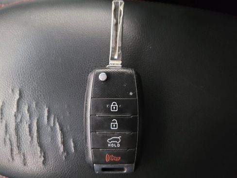 Used 2015 Kia Soul + FWD image 32
