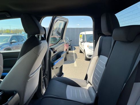 Used 2025 Toyota Tacoma TRD Off-Road image 39