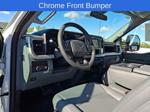 New 2025 Ford F550 4x4 Regular Cab Super Duty image 6