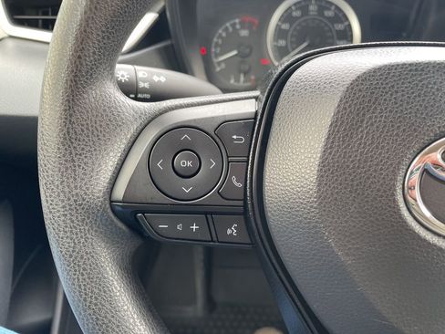 Used 2020 Toyota Corolla LE image 22