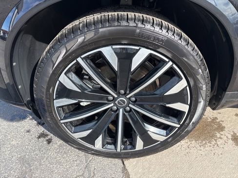 Certified 2025 Volvo XC90 B6 Plus image 11