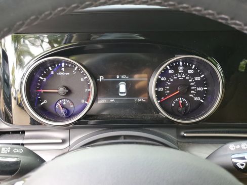 Used 2022 Kia Carnival EX FWD image 26
