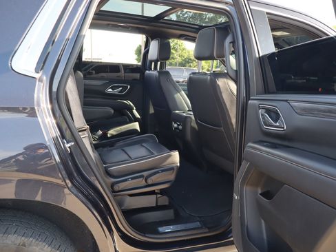 Used 2023 GMC Yukon SLT AWD/4WD image 28