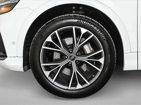 Used 2023 Audi Q8 Premium Plus w/ Premium Plus Package image 25