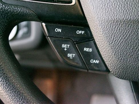 Used 2019 Ford Escape SE FWD image 16